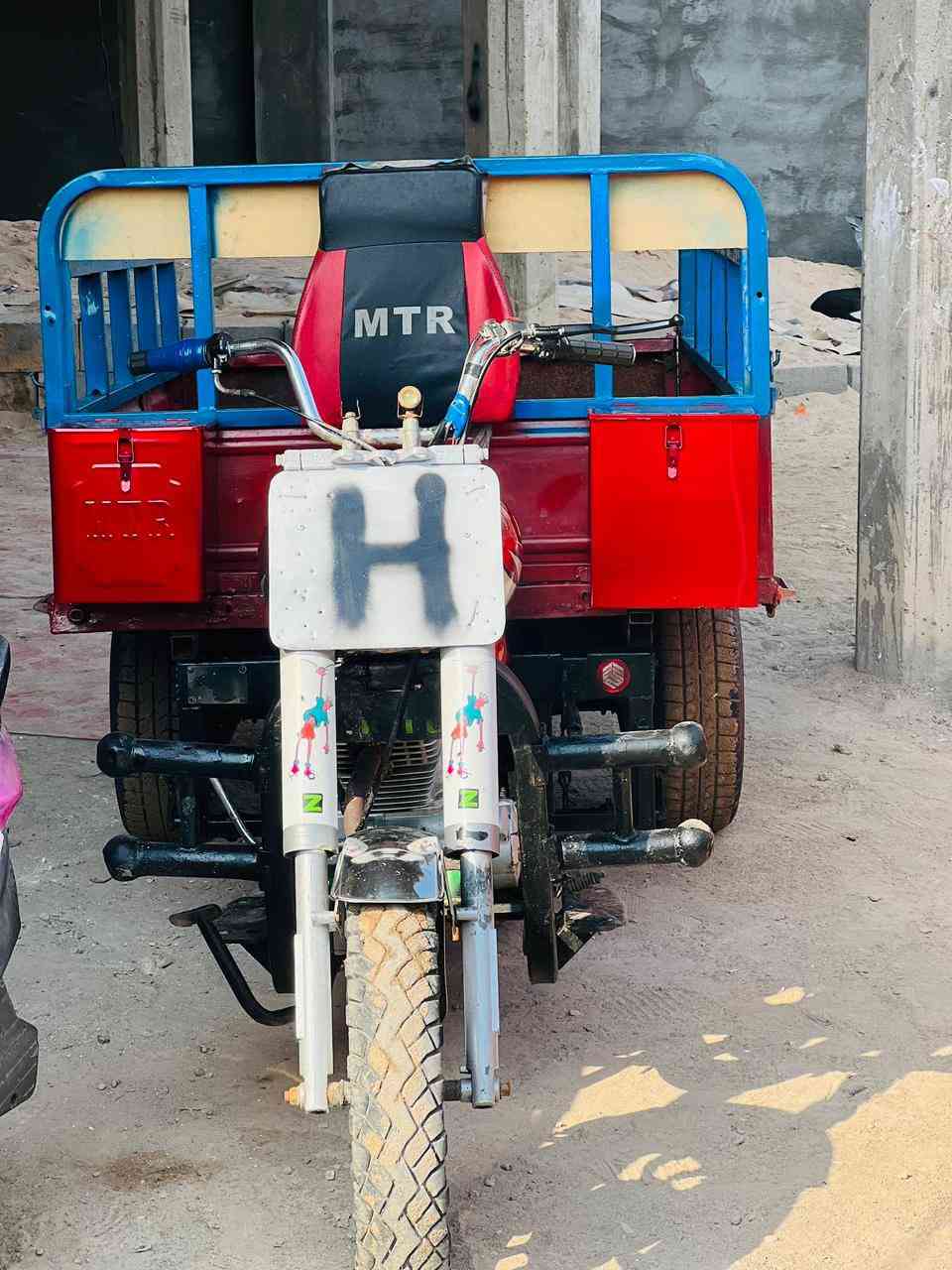 سلام عليكم ستوته ام تيار وراق ورقه وحده ضايعه منهه مديل 13سعرهه ب775قفل مكاني بصره قضاء دير وهاذ رقمي***********
