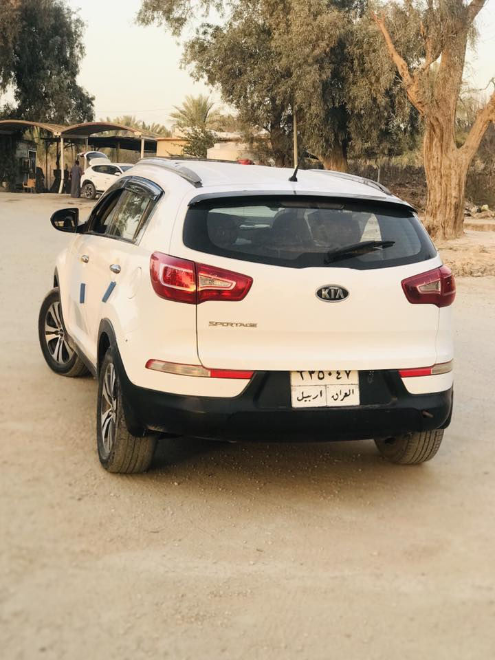 السلام عليكم سبورتج 2011خليجي تحكم استيرن جهتين شاشه تاب  اربيل سنويه انتهت ب 2019 
تريدوكاله تريد مداور 
محرك 2400دوش مكفول كير مكفول وحداديه بيها ضربه باب السايق ولايحه كصة القماره تكم مكفوله بيها صبغ مكانات قليله السعر 100 مكاني نجف ابو صخير ***********
