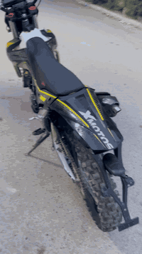 السلام عليكم داجه قفاز لبيع الدراجه نضيفه وحلوه محرك ٣٠٠ccمحرك مكفول مرقم أربيل سنويه ضايعه الموقع بغداد الزعفرانية رقم *********** السعر مليونين وبيه مجال
