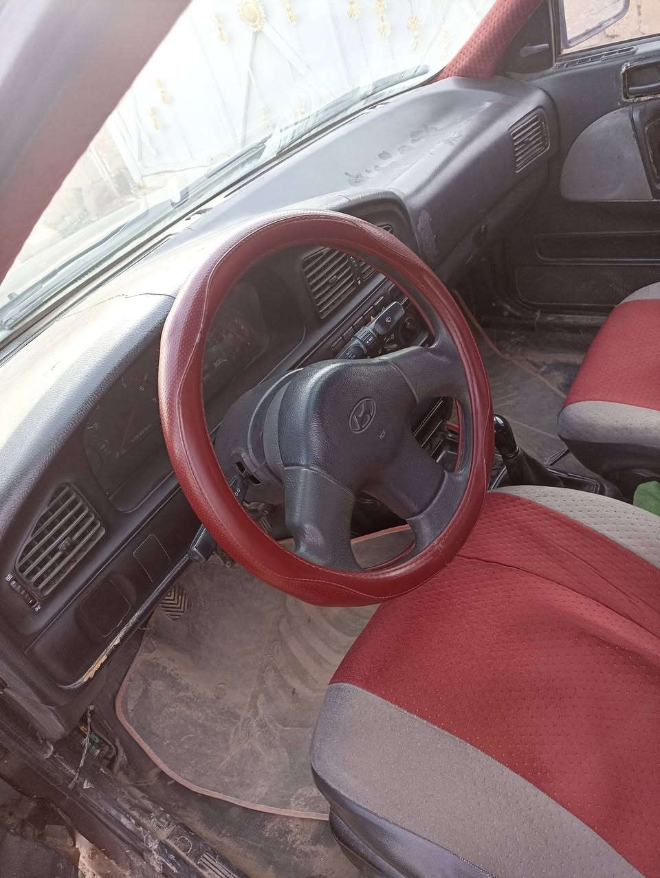 السلام عليكم سياره الانتره 1993شرط كير ومحرك وكاله وتحويل بسمي سياره ما تصرف عليه ربع السعر30وبي مجال لطيبين /ماتشتري لا تزعني ***********
