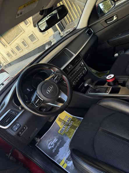 للبيع فقط 
كيا أوبتما موديل ٢٠١٩ وارد أمريكي 
فئة s 
السيارة عليها إدامة كاملة من بلكات اصلية جدد وباتري جديد وتايرات جدد 
المواصفات ال s معروفة 
والسيارة بصمة بلادي ودخول ذكي 
الحادث خفيف خلفي بدون ايرباك 
رقم أربيل باسم الشركة 
السيارة ماشية ٥٥ الف فقط 
على وضع الشركة بدون نقص 
تفاصيل اكثر ***********
مكاني بغداد او الفلوجة
السعر ١٤٥
