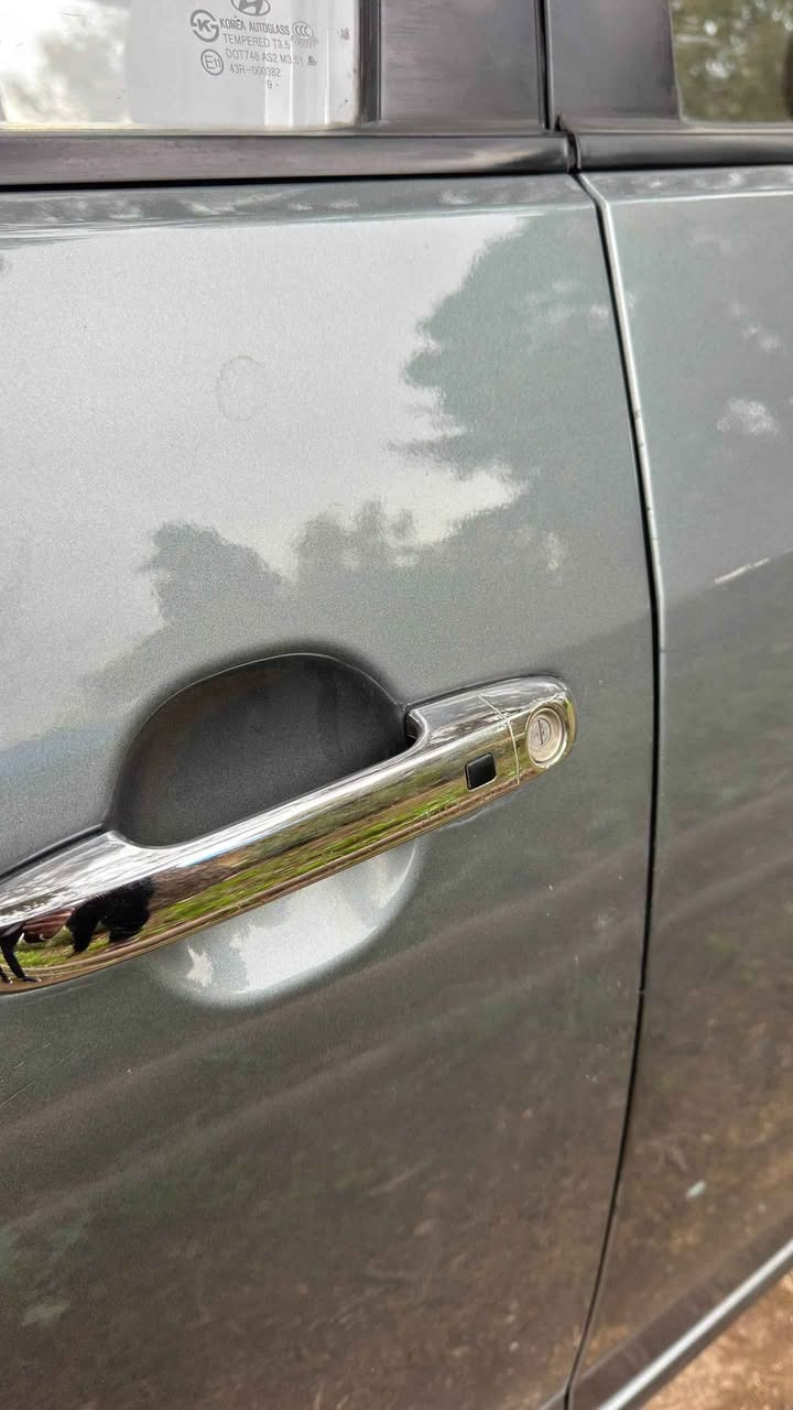 بسم الله والصلاة والسلام على رسول الله

 سيارة: Avanti 2010 S16

مواصفات السيارة:
السيارة وارد كوري فول مواصفات على موديلها
محرك 16
بصمة اصلية
دخول ذكي
فتحة سقف
حساسات خلفية
تدفئة مقاعد
اشاير بالمري
مري سحب
تحكمات ستيرن جهتين
شاشة (مضافة) 
 كاميرة خلفية (مضافة) 
تبريد شاشة
دكشن عالي
نظام توقف ABS
نظام قيادة ECO
وييل كب 16
بصمات عدد 2 اصلية

وضع السيارة:
السيارة بحالة جيدة جداً. 
سنوية جديدة
محرك جديد مبدل قبل 6 اشهر
طخم امامي وخلفي ودسكات جديدة
طخم تايرات جديدة
باتري جديد
تم تبديل منظومة البانزين بالكامل من الفيت بمب والنوزلات ومجاول وبلكات (منظومة البانزين بالكامل جديدة)
راديتر امامي وراديتر داخلي جديد
دوشمة كاملة للسيارة مع الارضيات والصندوق
✅تقريبا كلشي بالسيارة جديد وافضل انواع المواد الاحتياطية في السوق (سيارة نظيفة جدا مصروف عليها) 
الكير يؤخر بالتبديل (اذا اكو مشكلة بيه يخصم سعر الكير من سعر السيارة)

هيكل السيارة:
الهيكل نظيف جداً كما بالصور، السيارة بدون صبغ، يوجد تعديل بارد بالجاملغ الامامي للسكن وطخة بسيطة بالباب الخلفي للسكن (كما موضح بالصور)، ثلاث رصعات بالابواب لم تظهر بالصور بشكل واضح. 

سعر السيارة 124 وبيها مجال بسيط
البيع نقد فقط بدون مراوس او تقسيط
 
مكان السيارة موصل
التصال على الرقم: ***********
واتساب: https://wa.me/9647749256522 موصل, نينوى
