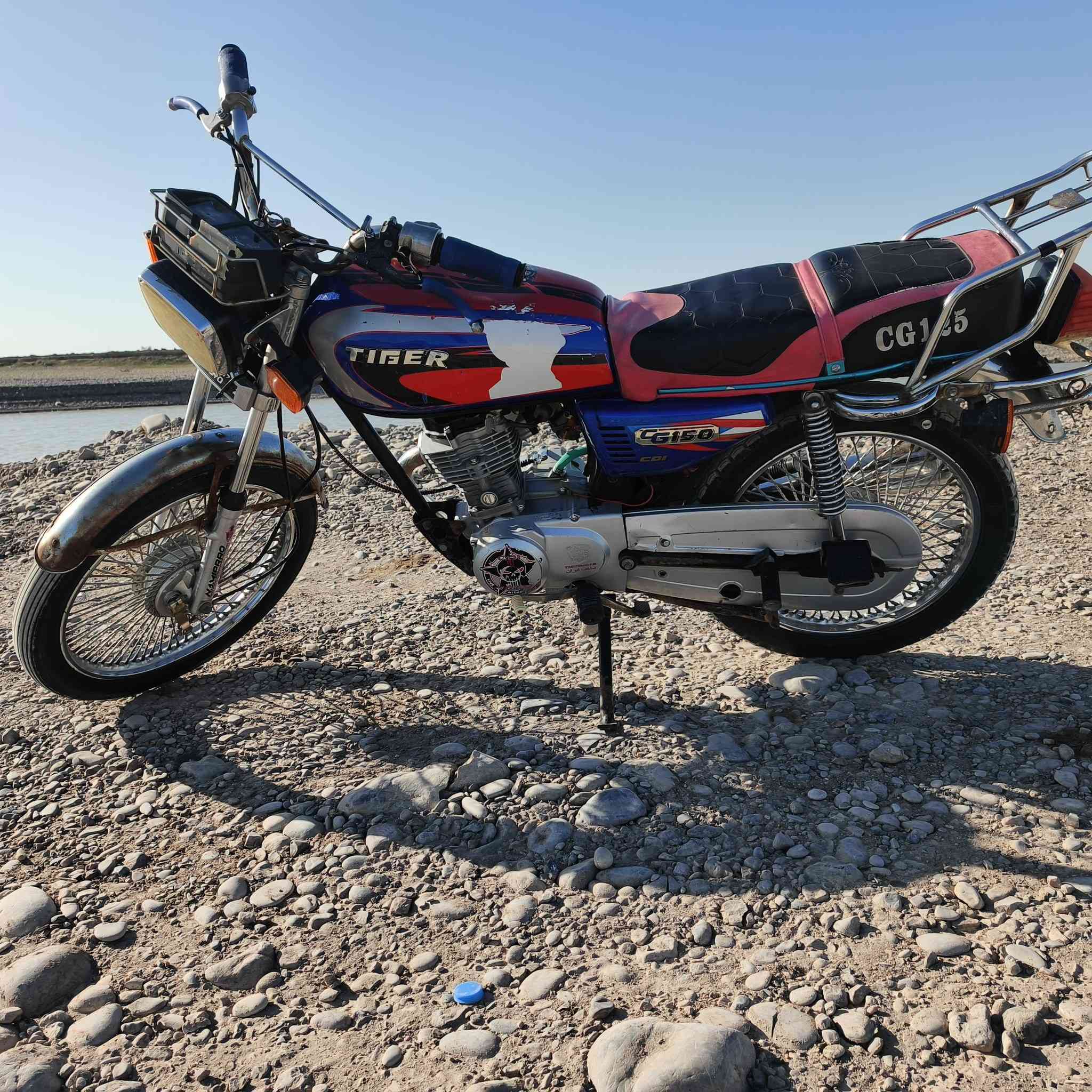 دراجه للبيع موديل 2019 اوراق اصولي كهربائيات كامله محرك اخرس مابي عيب  السعر 300 وبي مجال قليل المكان جلولاء ***********
