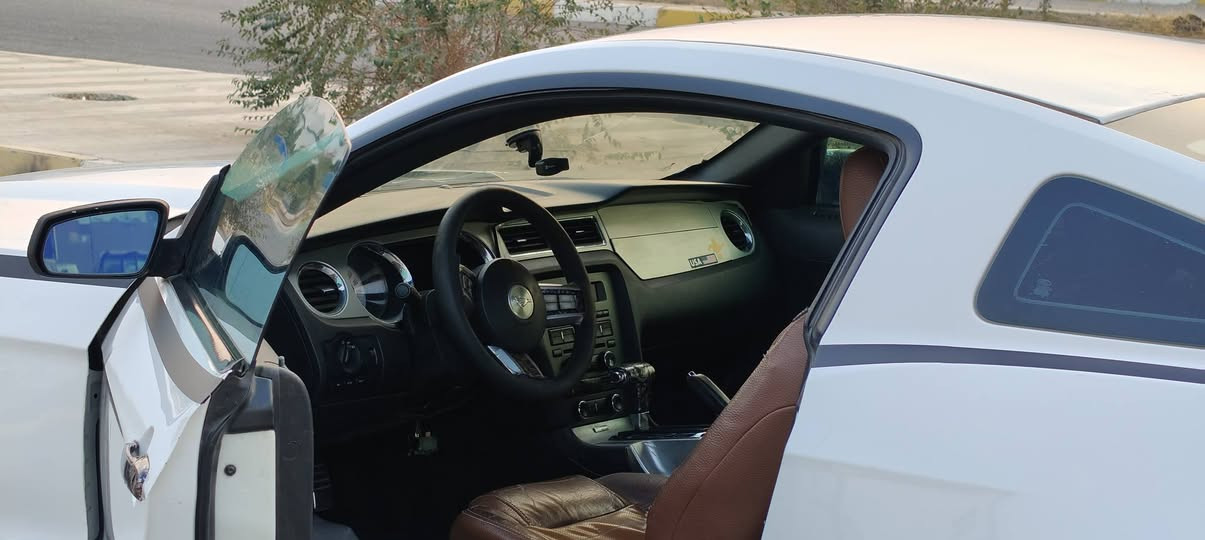 مۆستانگ ۲۰۱۱ پریمێۆم پلةس v6 ی ۳.۷ دەشبول ۷ڕەنگ چوار گيچ و تحكم سةر سوكان و تحديد سرعة ناو جلد گێر ئۆتۆماتیک سيستةمى سالانساى لةسةرة بة دوگمة ئةكريتةوةو دائةخرئ بةدل خؤت شازى دةنگى هةية شكلى كراوة بة2014 ویلی۱٨ ویڵد توسايز لەحیە RTRو باڵی سەرسنوق شيلبية و دةعامى شيلبية عةتةرى روش سپؤرت و لايت زينيون و شوتەی سپۆرتی بۆ بەسراوە  بەرمەجە کراوە ئيكس پايپى لةسةرة سیستەمی رادیۆ و سەماعەی Microsoft sync بێتەقەوڕەقەیە گێر و مەکینەو ئەکسل و تەحویل بەشەرت ۳ پارچە بۆیاخ پێش و دوای کەپسە بێلێدران بێ ئێرباگ
 ( ١٨ ,٧٠ , ١١٨ ،٧٥٠ ) گۆڕینەوەش ئەکەم بەشتێک لەسعرابێت
سعری ١٠٥ مەجالێ کەم شمشمل, السليمانية


**إذا كنت صاحب هذا الإعلان وتريد حذفه لأي سبب، رجاءا أرسل رسالة إلى الدعم الفني**