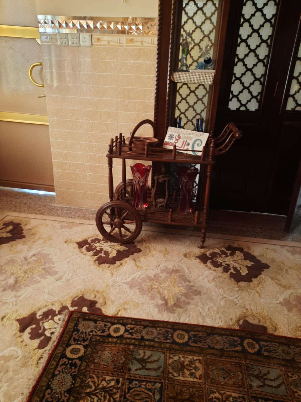 السلام عليكم متوفر مجموعة اثاث مستخدم
ديوان ٥٠٠ وبي مجال ميز مالت تلفزيون 80 الف  

وكنتور وجربايه ب٣٠٠

التخم 400 الف وياه طبلات كبيره وصغيره وبي مجال وعربانه 100 الف

زوليه ب 75 الف 

ميز تلفزيون اسود 

السعر 40 الف

تخم متكون قطعتين ام 3 نفرات و قطعه ام النفرين و قطعتين ام النفر 
السعر 400 الف


**إذا كنت صاحب هذا الإعلان وتريد حذفه لأي سبب، رجاءا أرسل رسالة إلى الدعم الفني**