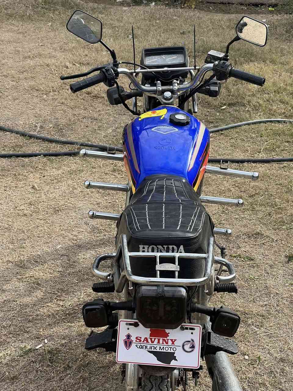 اسلام عليكم ايراني موديل 2020جاهز من كلشي كهربائيات كلها شغاله الدراجه نضيفه وناعمه. محرك اخرس مابي صوت محركها 150 شرط تكف ع تك تاير محركها يشك الكاع نضافتها شوفت عينك السعر 500وبيها مجال 
***********
