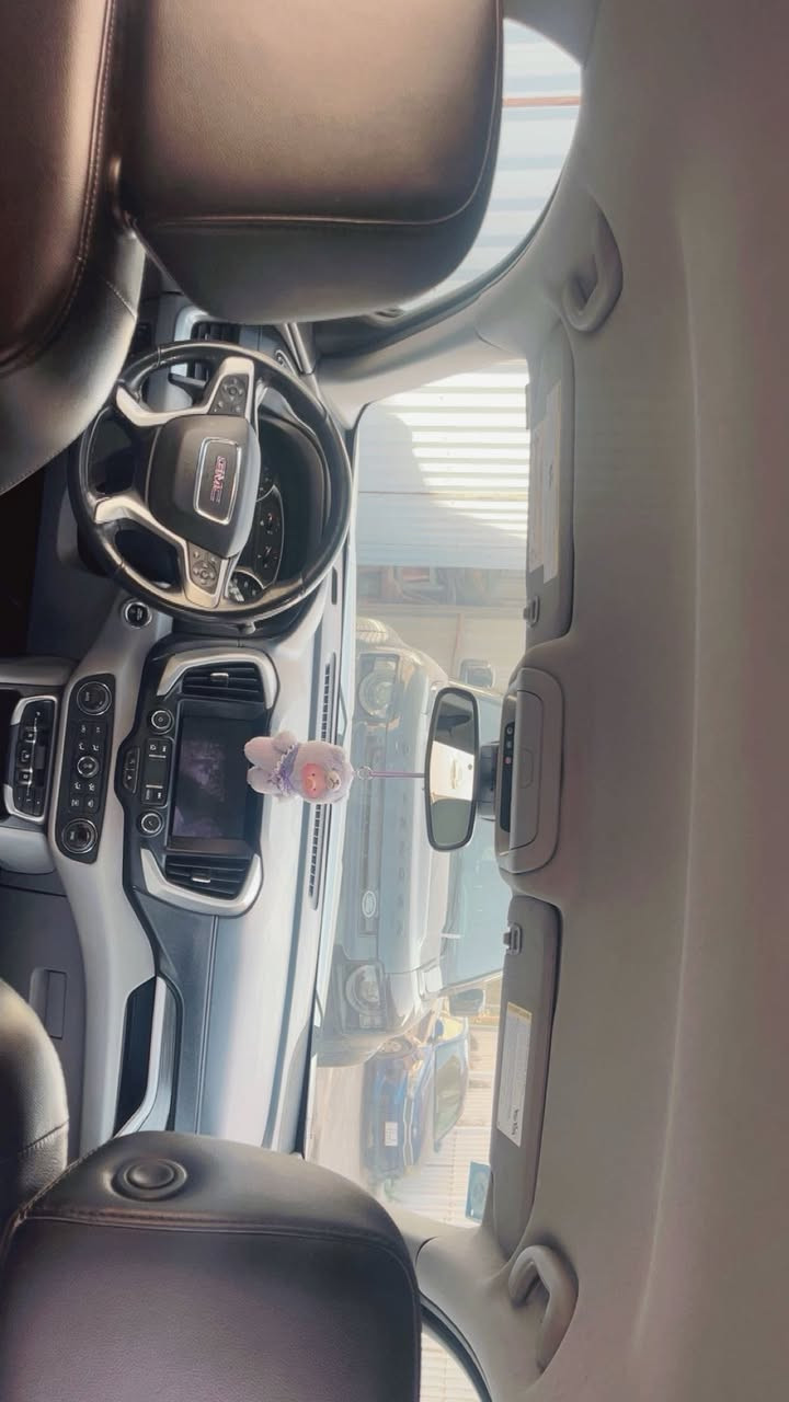 بسم الله الرحمن الرحيم
2022 GMC TERRAIN AWD

حجم المحرك V4 سلندر (1.5L)
  

السيارة الرقم بغداد بسمي
المواصفات:

بصمة تشغيل
 كاميرا
بصمة أبواب
تشغيل عن بعد   
كشنات جلد
كشنات تدفئة  
رادار امامي (تحديد مسار) 
رادار جانبي (نقاط عمياء)
رادار خلفي (تحذير من الاصطدام) 
شاشة كبيرة لمس
حساسات خلفية+ كاميرا
اندرويد أوتو Android Auto
كار بلي Apple Car Play
مانع انزلاق+ABS
منافذ AUX+USB
توقف ذاتي Auto Stop
مثبت سرعة
تحكمات استيرن 
هاند بريك بصمة
وبقية المواصفات موضحه بالصور

حادث السيارة جاملغ خلفي قطعه وحده صبغ
الاستفسار ***********
