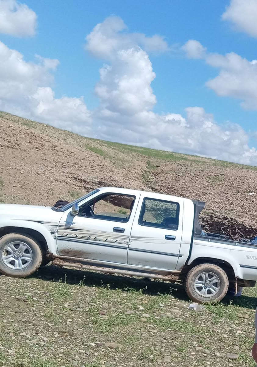 سيارة بيكم دير للبيع موديل ٢٠١٠ رقم سليمانية وكالة بأسمي. محرك. گير. اكسل بالشرط. والباقي شوف العين يبري الذمة. الاتصال على ***********.
