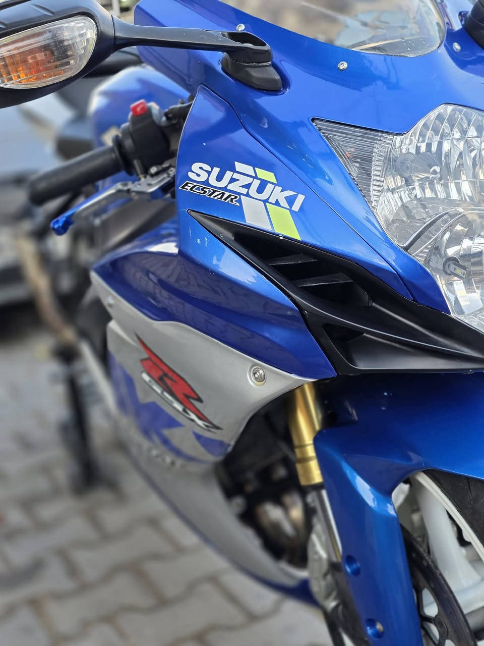 GXSR 750CC
دراجه مال مزاد تفاصيل الدراجه كامله بمقطع فديو بصفحه منزله 
او راسلني واتساب ادزلك تفاصيل كامله 
***********
الملك لدراجات اليابانيه
