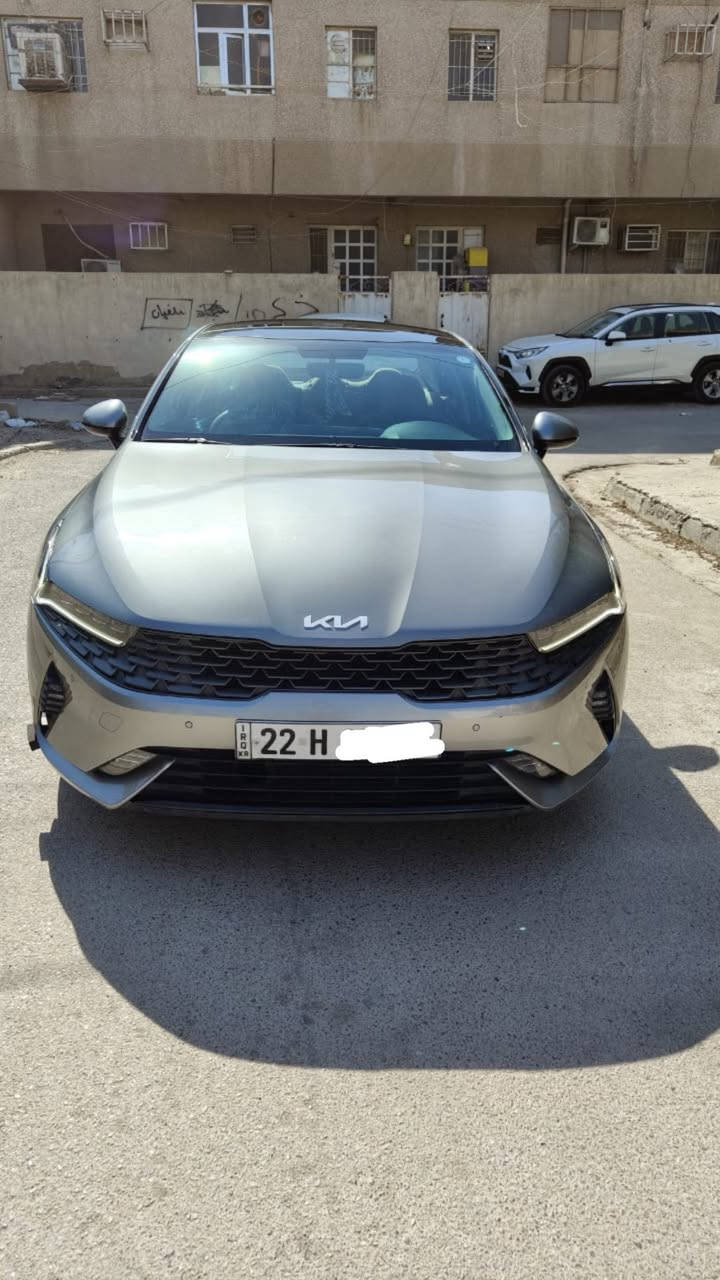 اسلام عليكم
‏Kia K5
الموديل 2023 
السيارة خليجية وكالة 
 المواصفات :
1- بصمة + تشغيل عن بعد 
2- بانوراما 
3- شاشة 
4-كشن السائق كهرباء 
5- لد امامي + خلفي  
6-حساس امامي + خلفي 
7-اشاير بالمري + المري قابلة لطي 
8-ترحيب عند الاقتراب 
9- مانع انزلاق 
10- سايد بريك الكتروني مع الاوتو هولد 
11 الاضوية الداخلي كلها لد 
12- سيارة كشنات جلد مع التدفئة 
13- سيارة ماشية 17 الف كيلو وقابلة لزيادة 
سيارة جديدة بمعنى الكلمة حتى الارضيات ممفتوحات مالتها مال الشركة  nim حتى الاسبير منازل السيارة رقم أربيل  

ملاحظة السيارة بيها بالجاملغ مال سايق بارد على كد 3 اصابع فقط هذا بارد  وشخط بالباب الي خلف راكب 
والدعامية خدوش غير هذا سيارة مكفولة 
السعر 21,300  الف دولار وبيها مجال 
عنوان : بغداد الدورة 
للاستفسار : ‏‪0770 073 1451  : ***********
