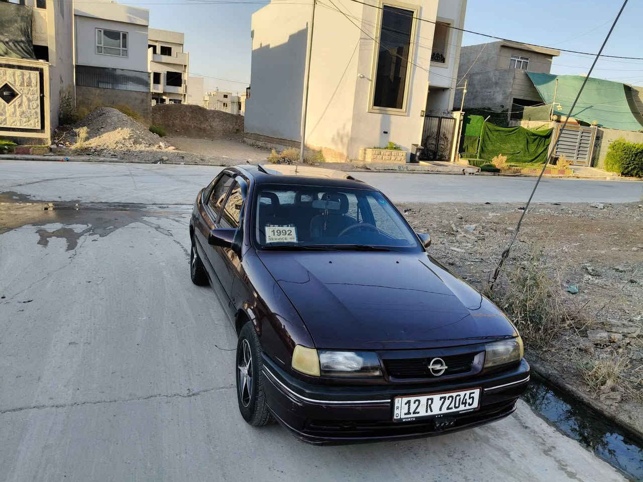للبيع Opel Vectra موديل 1991 رقم نينوى (إنكليزي)، سيارة مرتبة وسعرها مناسب مقارنة بحالتها.

- مبدل بيها سستم.
- شرط من القلب والدعم، لا من الصندوق ولا من البجم.
- بيها ضربة خفيفة بالسقف يم التنتة 
- اني الشرعي وشرط التحويل 
- السعر 36 ورقة وبيها مجال 
- للتواصل *********** واتساب 
- *********** واتساب موصل, نينوى
