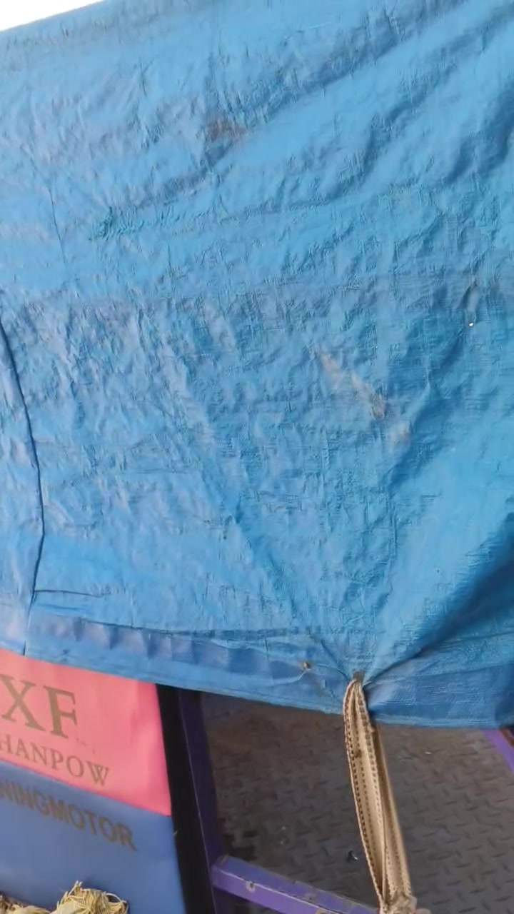 السلام عليكم سقيفه  للبيع نظيفه مصبوغه وكامله السقيفه سعرها 65 والثانيه سعرها 25 وبيهن مجال مكاني بصره شط العرب وهذا رقمي ***********
