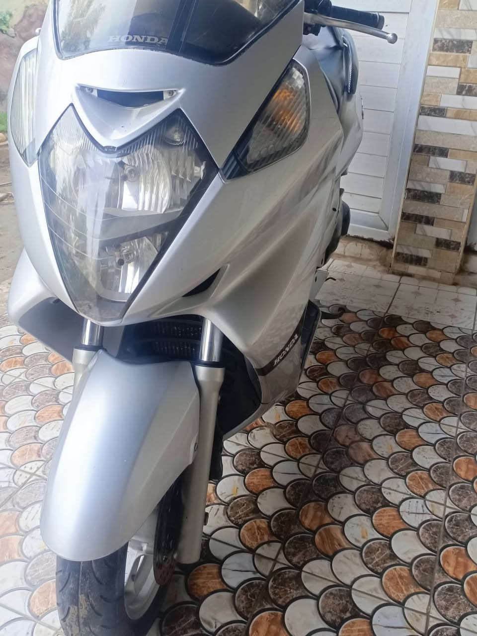 سلفر ونج ,600 مكفوله  كهربأيات   مكينه برغي ما مفتوح دراجة نظيفه   شلعه ومعدل مكان ديوانية ***********
