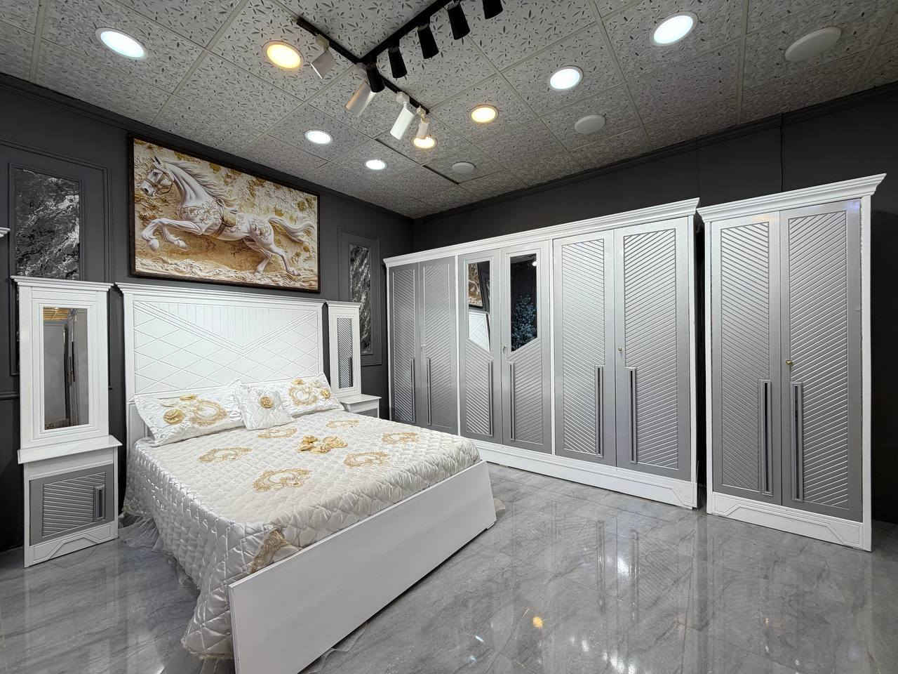 🟤 غرفة عراقية – شغل اقتصادي من أصباغ البوية

التفاصيل الكاملة والقياسات موضحة داخل الفيديو ✅

تتكوّن من 9 قطع بالمواصفات التالية:

✅ الكنتور
•  أبواب CNC
• الخارج: MDF تارس سمك 5 ملم
• الداخل: معاكس أبيض 3 ملم
• الضهر: معاكس أبيض 3 ملم مشدود براغي
• نرمادات شريطية
• الفرشة: بلوك

✅ الصومية
• بلايد أسود
• 6 أرجل 

💰 السعر: 975 ألف فقط

🔸 الشازلون والطابورية إضافة بـ 50 ألف

للطلب أو الاستفسار راسلنا مباشرة ✅


**إذا كنت صاحب هذا الإعلان وتريد حذفه لأي سبب، رجاءا أرسل رسالة إلى الدعم الفني**