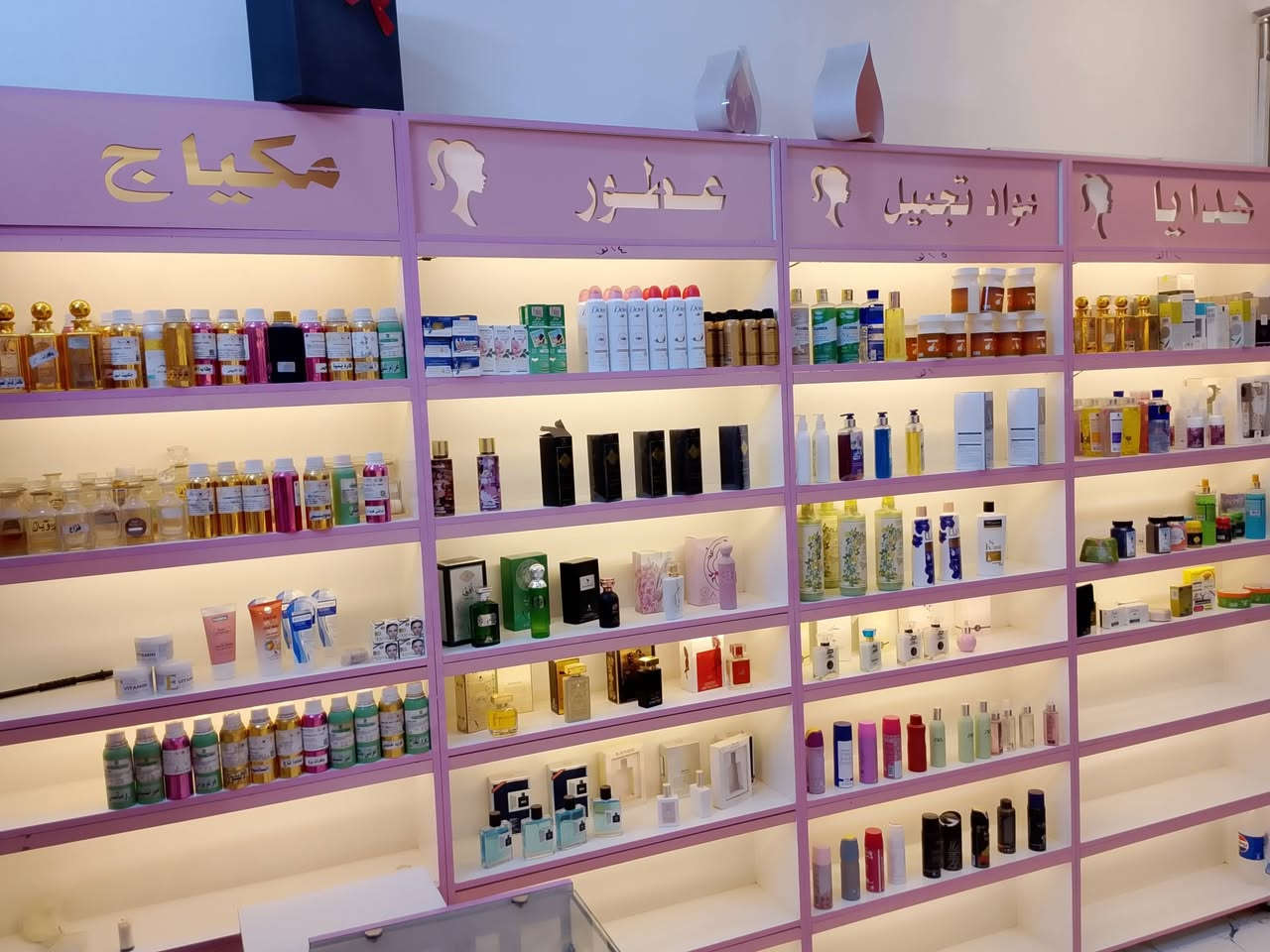 سلام عليكم عندي رفوف ألبيع 10قطع *********** عل الواتساب
