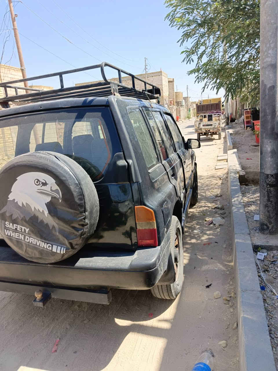 سلام عليكم سازوكي موديل 95 للبيع مكينه بلادي رقم انبار مشروع وطني وبيه وكاله عامه يعني تداوري بلناصريه باي مكان حدايه وكهربأيات نضيفه غرفته نظيفه سياره احله من الصوره وماناقصه شي  مصبوغه عام جماليه مكانه ناصريه مركز اسعرهه 42وبيه مجال مكانه ناصريه مركز ***********
