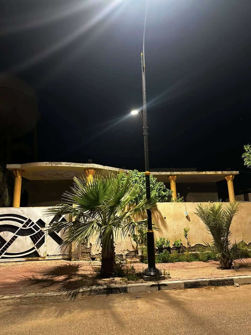 سلام عليكم بيت للبيع في الهوير الصغير قرب دائرة الماء بجهة الحي
مساحته اكثر من ٤٠٠ متر 

للاستفسار ***********
