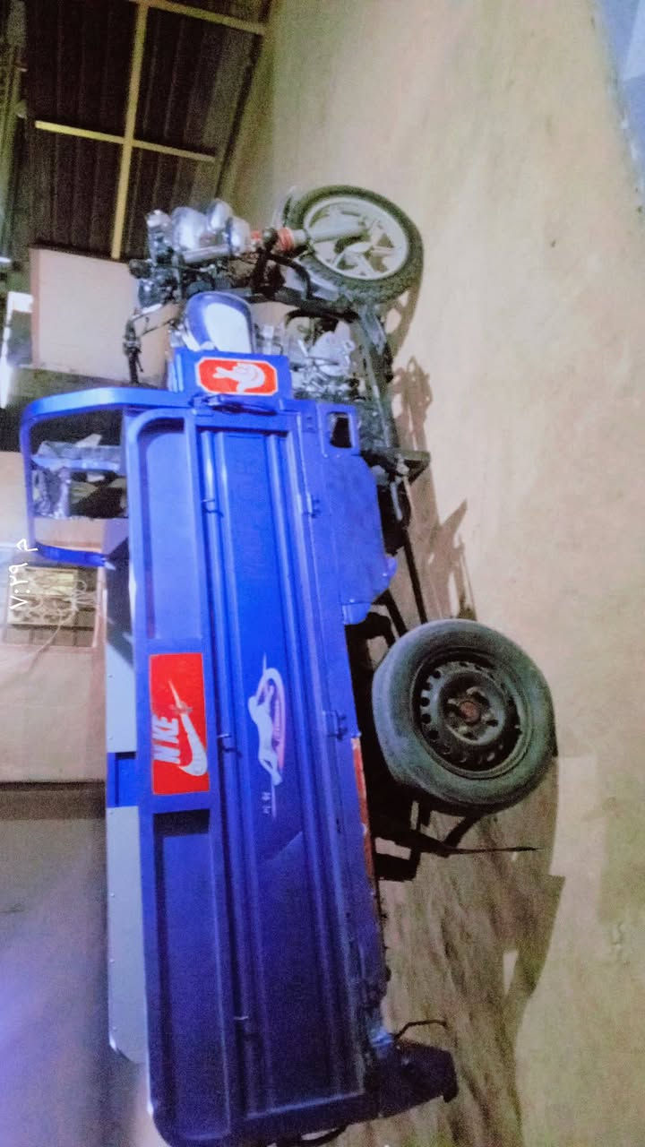 سلام عليكم ستوته موديل 19 اوراق اصولي وبيه محرك 24 اوراق اصولي مكاني طوريج الشراي يتصل وبيه خير ويدلل
***********
