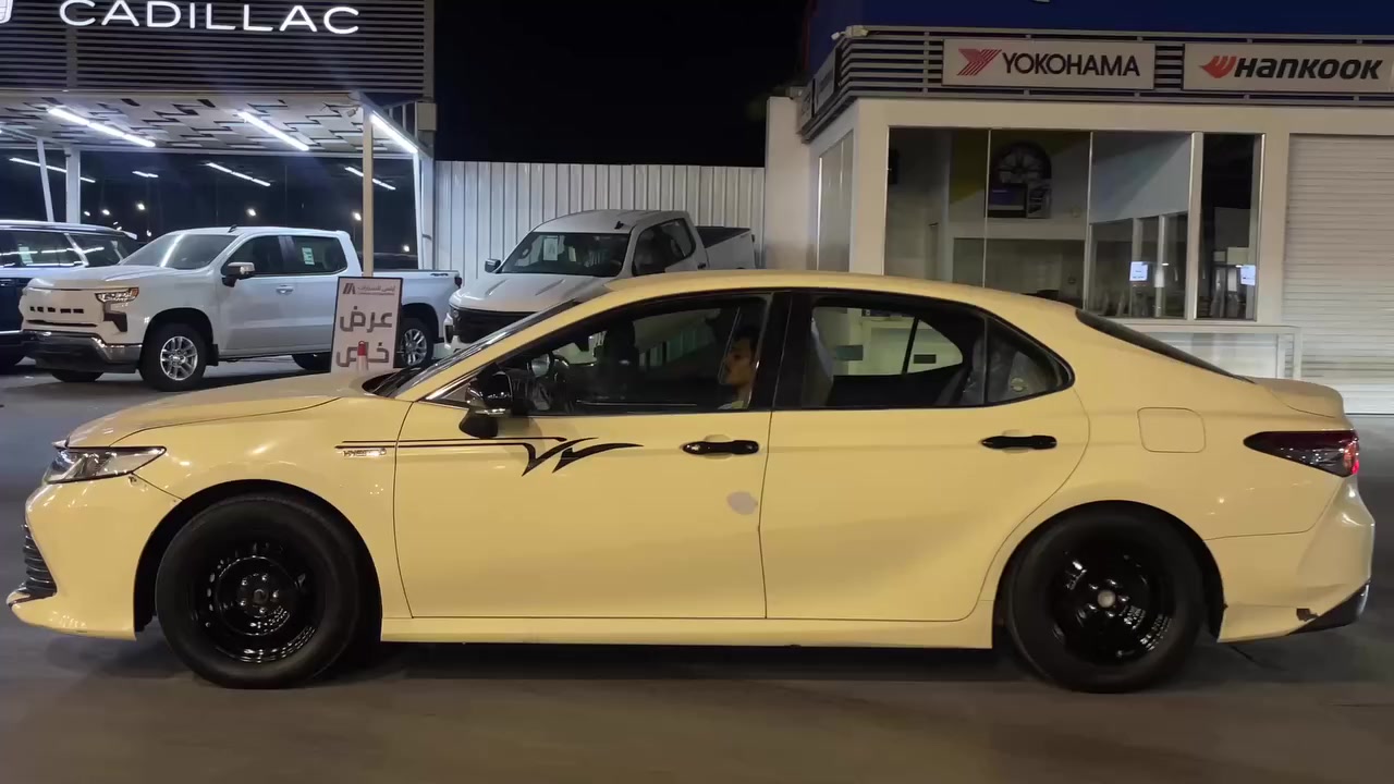 السلام عليكم 
كامري تكسي دبي 
موديل 2020 محدث 23
سياره le 
شاشه جبيره 
تحكم ستيرن 
سبايدر بريك بصمه 
اوتو هولد 
نضام سبورت
نضام نورمل 
غلفه بيجي جلد سياره مكينه كير بطاريات جديد وعلا يدي
صدر تايرات وياله مازدات بطاين كله جديد 
السياره بسم ولد ابن عمي تحويل او وكاله اني حاضر
السياره بيه صبغ بدون ضربه وبدون معجون فقط اكو معجون بجاملغ الامامي شي بسيط قماره تكم لغود شواصي حوض كله مكفول  
ملاحضه السياره بيه نواقص بسيطه بيه الدبلات تعبانه والدعاميات مو حلوه 

مكاني بغداد قرب جزيره بغداد السياحيه 
السعر 134 وبيه مجال قليل 
الاستفسار ***********

أدمن وافق
