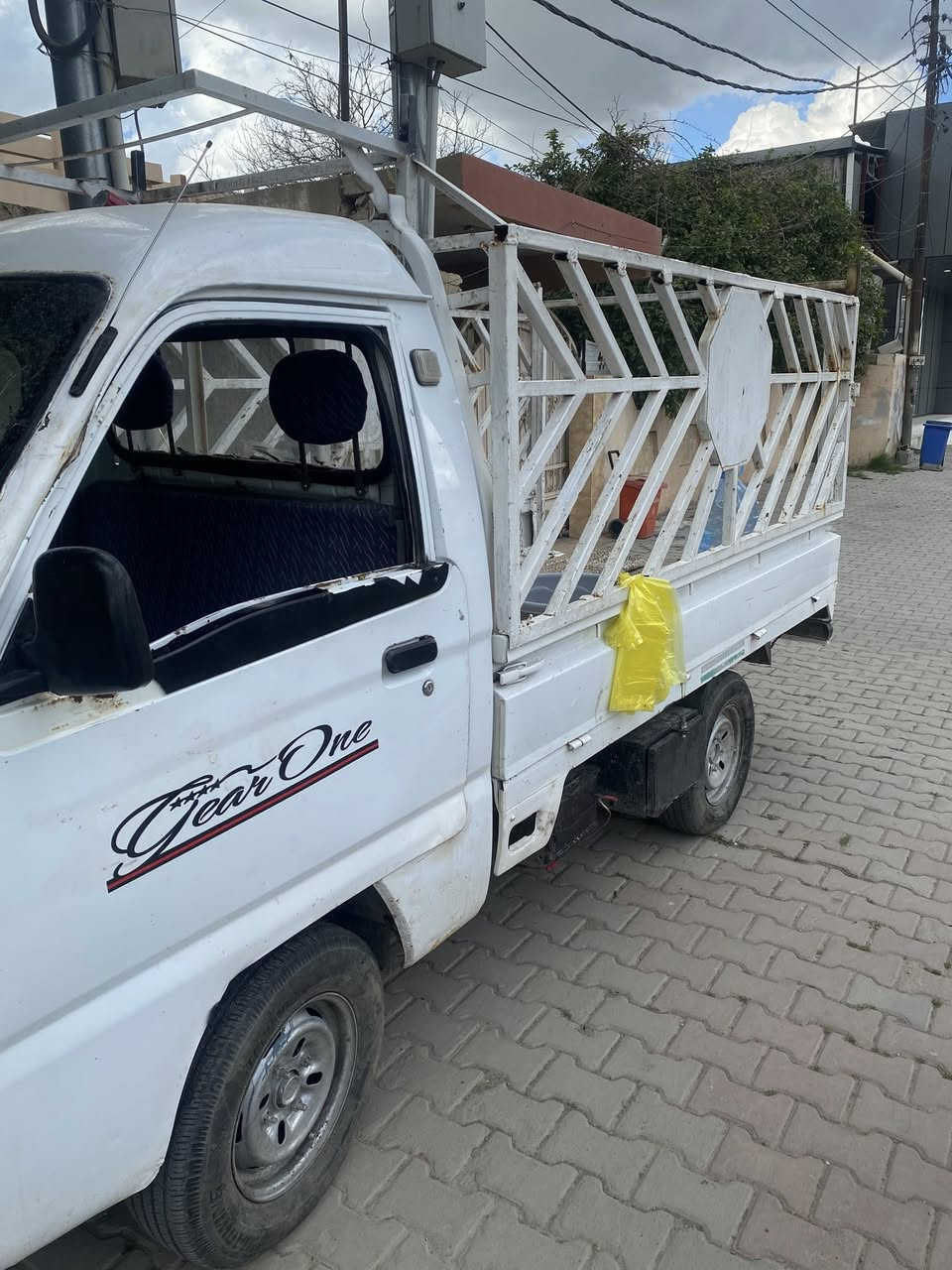 السلام عليكم كيا فاو 2006منفيست كركوك اصولي
نبدي بالنقوصات صالنصه كما موضح بالصوره مشروكه 
بك لايت واشاير ما يشتغلن 
الباقي محرك شرط كير شرط شاصي شرط اكسل شرط
سلف جديد كما موضح بالصوره 
تايرات 4جديده
باتري جديد
لايتات اماميه مع زينون جديده 
سماعات مع مسجل جديد
مرايات جانبيه جديده 
سعرها 15ورقه بيها مجال جدا قليل 
ملاحضه 13ورقه ما ابيع 13ورقه ما ابيع اقره زين فدوه رحتلك  
العنوان كركوك حي الواسطي قرب تكيه سيد عواد
***********:واتس اب
***********:اتصال
مو شراي رحمه لوالديك لا تعبني ولا تكسر بحلال العالم
