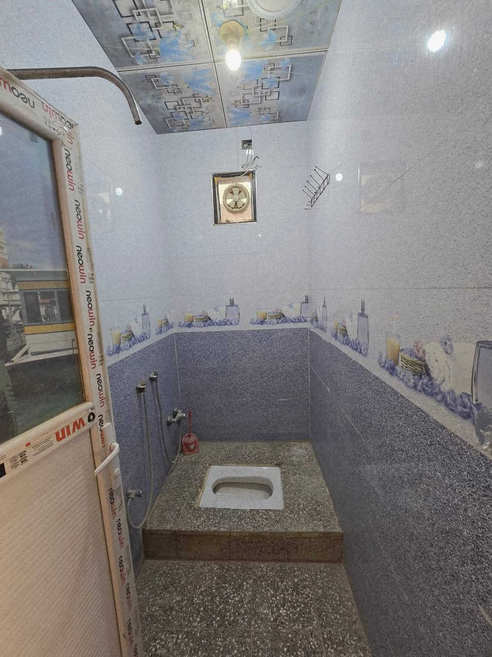 ١٠٠متر أساس كونكريت بناء بلوك عكاده  تشاريف طابوك  يحتوي على غرفه نوم صاله مطبخ صحيات استقبال  عنوان الدار النجف الأشرف كوفه شارع المعمل خلف مدارس السفير الاهليه قرب صوره الوائلي.  سعر العقار ٤٥مليون 
عنوان المكتب الكوفة شارع المعمل قرب شارع المطار القديم مجاور صيدليه بلال مقابل صيدليه زحل جوار شارع سيد حبيب 
***********
***********
