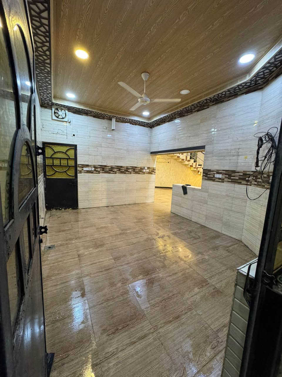 بيت طابقين لبيع في ياسين خريبط الزون الاول مساحة 200 م يتكون 4 غرف و2 صاله وصالة استقبال الضيوف ومطبخ مفتوح ع الصاله علماً ان البيت فارغ وغير مسكون البصرة, العراق
