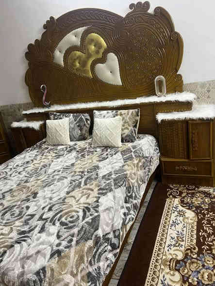 غرفة خشاب للبيع السعر ب900 وخمسين ***********
