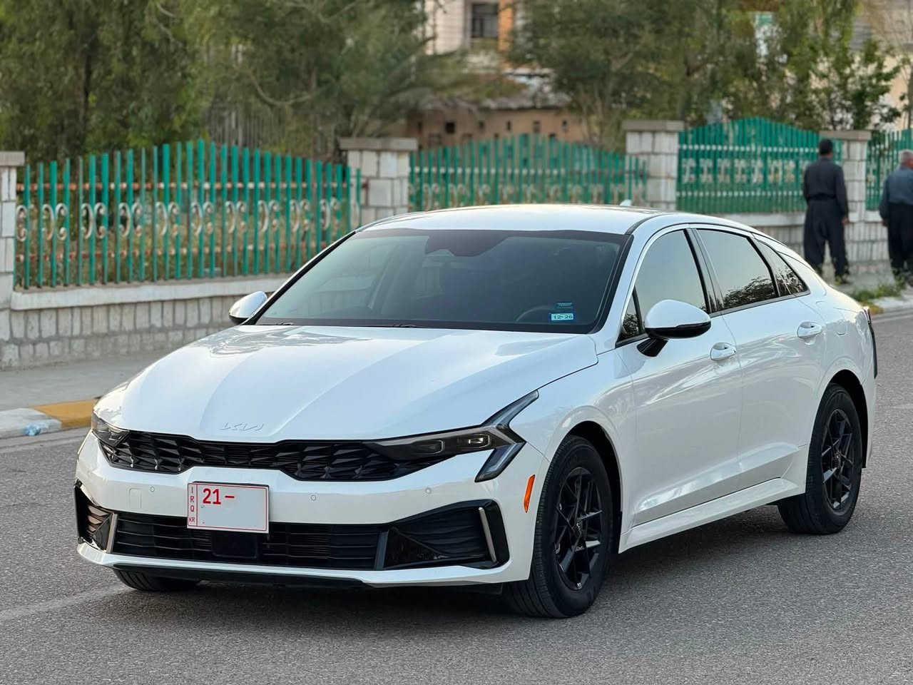 ارخص سعر 
Kia k5 2025 LXS
سياره حالياً مرقمه السليمانية رقم مميز ٤٢٢٣٣
والتحويل بأسمي نفس اليوم
 كامره خلفيه حساسات ٣٦٠
رادار ٣٦٠
تايرات حجم ١٦ 
سياره جديده مشي ٣ الاف مايل
بيه صبغ نص جاملغ خلفي يمين
بدون ارباك بدون دواخل 
عنوان : قضاء كلار 
رقم تليفون :***********
سعر : ١٧٦ ورقه  و بيه مجال قليل 
رقم شاصي و سونار موجو بالصور
