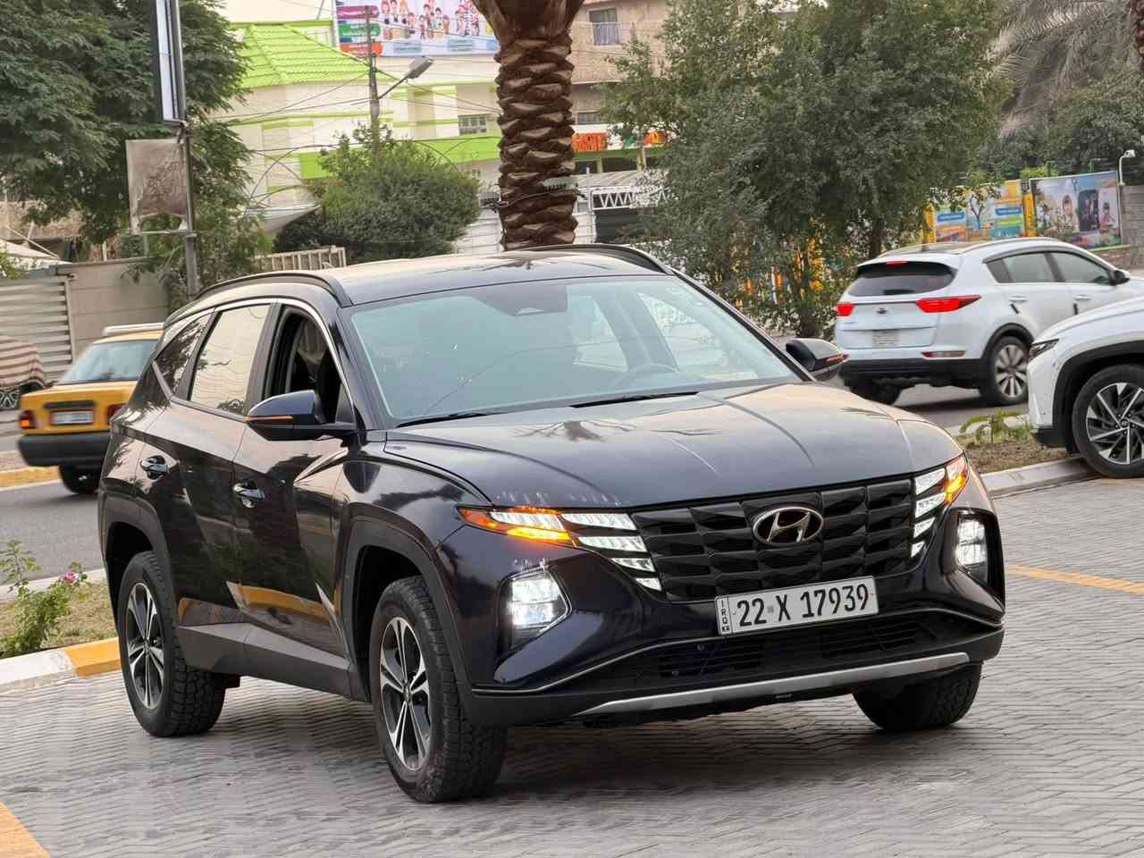 السلام عليكم
للبيع 
لون نيلي السيارة 
توسان موديل 2024  وارد امريكي رقم اربيل 
ماشية 9  فقط تحويل او وكالة للمشتري 
حسب الرغبة / جاملغ مبدل + تصليح جزء البنيد بسيط بدون دواخل  شرط 
تبريد وراديترات ومروحه كلهن بلاديات 
   مواصفات Sel 
مكينة 2500 تنفس طبيعي سمارت 
بصمة تشغيل + تشغيل عن بعد + الابواب بصمة + رادار امامي - خلفي -جانبي 
تبريد قطعتين + تحكمات استيرن وكروز سرعه _ شاشة - كامرا خلفية دواره 
تدفئه كشنات -  
اشاير مري - تحديد مسار قيادة أليه 
انظمة قيادة . فور ويل اطفاء ذاتي
اوتو هولد
 . وباقي المواصفات معروفة . السيارة جاهزه وحلوه جديده 
تبريد راديترات مروحه كلهن بوضع الشركة بلاديات 
دواخل شواصي لغود مكفولة وشرط الفحص والسونار ابيع 
حجر البيئه بلادي 
رادار بلادي 
بغداد المنصور   
واتساب متوفر او الاتصال عالرقم 
*********** 
سعرها 196    ورقة
