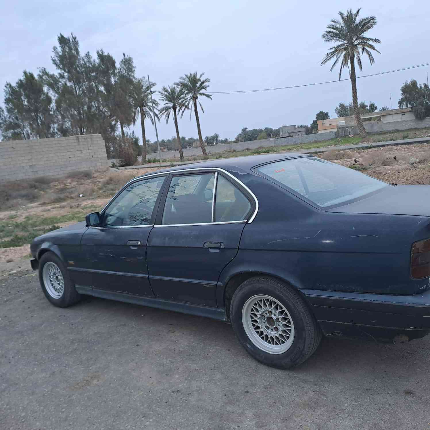 بي ام دبليو ٥٣٥
موديل ١٩٩٣
رقم انبار مشروع وطني سنوية ساقطة صار شهر 
مكينة مفتوح ٥٣٥
سيارة مال تعمير
عليهة غرامات ورقتين
او مراوس صاحبهة موجود بديالى شرط التحويل 
او مراوس سعر ٢٨ وبي مجال قليل
المكان ديالى المقدادية الاتصال ***********
