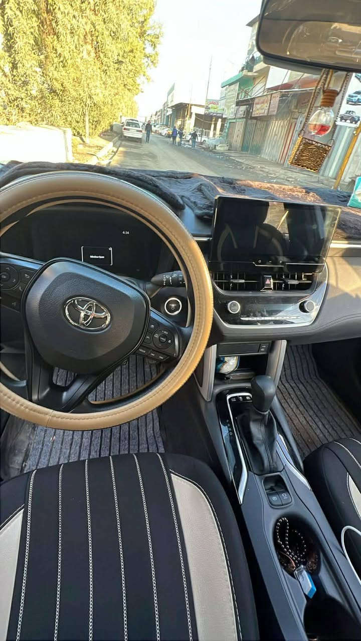 كرولا كروس
٢٠٢٥ 
ماشيه ٦٠٠٠
تحويل مباشر 
بدون اي ملاحظه 
بدون صبغ
بدون تعديل بصمه تشغيل 
هاند بريك بصمه 
سلايت روف 
تحكمات استيران واير ليس 
السعر ١٧٠ قفل 

***********
