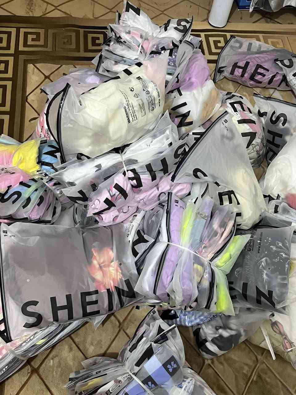 تراكات شي ان ١٧ تراك نسائي  صيفي عرض بسعر ٥٥ الف و توصيل مجاني للحجز خاص


**إذا كنت صاحب هذا الإعلان وتريد حذفه لأي سبب، رجاءا أرسل رسالة إلى الدعم الفني**