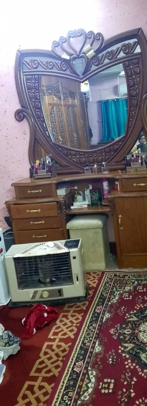 غرفه نوم صاج عراقي حطاطه مو سوكي للعلم الجربايه بيه تاج جبير موجود للبيع سعرها مليون الاتصال على الرقم  ***********
