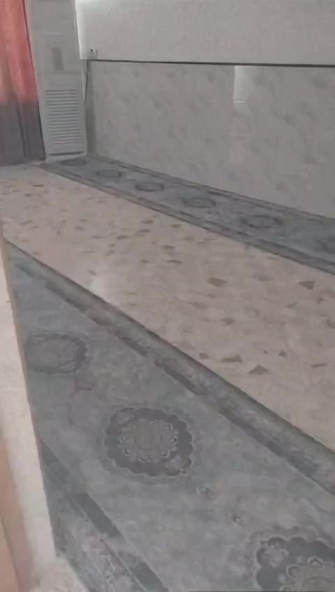 بيت للبيع الرئاسه شارع 15 المساحه 180 بناء حديث السعر 120
***********
