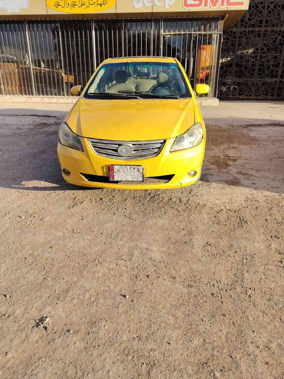 السلام عليكم سيارة بي واي دي للبيع سيارة كير محرك خير من اللة حدادية حلوة ونضيفة الكشر حلو مصبوغة صبغ عام جمالية بية فقط طخة الجاملغ اليمنة فقط الباقي كلة مكفول مداور ثاني  يوم موديل 13 j3سنوية 27مكاني كربلاء حي نضال السعر 42بية مجال بسيط رقمي***********
