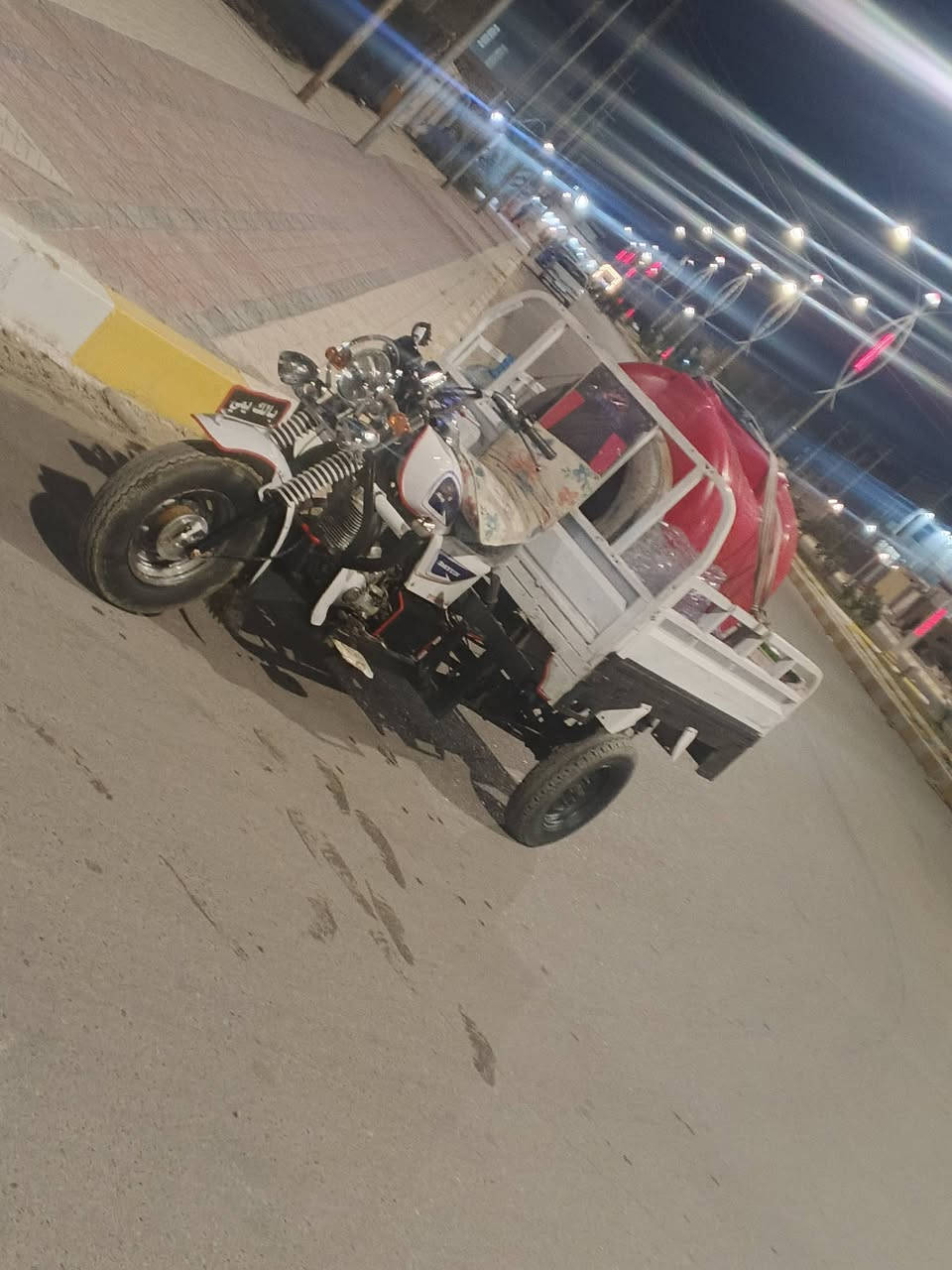 سلام 👋 عليكم خوان ستوته لبيع مديل 14 اوراق صولي ستوته ناعمه وحلوه تعمير 26 كله جديد بس لمكينه 22 مفتوحه 🔓 سستوته حله من صوره تجي وشوف سعره مناسب محتاج وريد بيع  لل معلومه ستوته بيه لحيم بل ركبه ووبو تورنه مسويه يعني 10 سنوات ما عليه خوان محتاج وريد بيع سعره 1600 وبيه مجال رقم *********** وبي واساب
