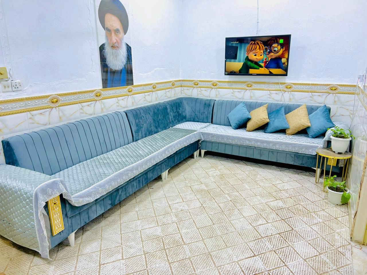 البيت للبيع المساحه150
الواجه7ونص النزال 20 
 يحتوي على استقبال ٦ونص في ٤
المطبخ ٤في ٣
الصاله ٦ في ٣
يحتوي على غرفتين الجوه ٥في ٤
والقاط الثاني غرفه ٥في ٤ 
وصاله ٦ في ٣
يحتوي عله حمام داخلي وحمام خارجي وصحيات
ومحل خارجي ٢ في٣
ومنور 
الموقع داخل محدود الثانيه 
قرب اعداديه نور المصطفى 
للاستفسار *********** اتصال واتساب
