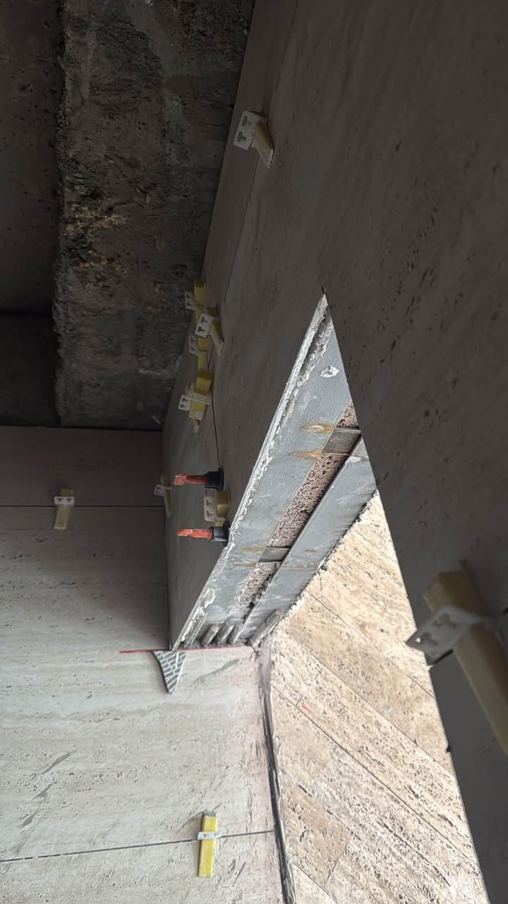 TOYOTA CAMRY 2023 

تويوتا كامري موديل : 2023

اللون : سافر مميز

حجم المحرك : 2.5L (4.سلندر)

ملاحطة السيارة :  جملغ خلفي نفرصبغ وباب نفر تبديل شركة شرط  بدون دواغل بدون أرباك

سياره حيل نضيف 💯
سياره جاهز ة للترقيم 

المواصفات : LE

شاشة كبير لمس
كاميرا 
هاند بريك بصمة
اوتو هولد (𝐀𝐔𝐓𝐎 𝐇𝐎𝐋𝐃)
اوتو ستارت (𝐀𝐔𝐓𝐎 𝐒𝐓𝐀𝐑𝐓)
اوتو ستوب (𝐀𝐔𝐓𝐎 𝐒𝐓𝐎𝐏)
رادار امامي (تحديد مسار)
‏‎رادار جانبي (نقاط عمياء)
‏‎رادار خلفي (التحذير من الاصطدام)
‏‎حساسات امامي
‏‎حساسات جانبي 
‏‎حساسات خلفي 
نظام (𝐄𝐂𝐎)
نظام (𝐍𝐎𝐑𝐌𝐀𝐋)
نظام (𝐒𝐏𝐎𝐑𝐓)
مانع انزلاق+𝐀𝐁𝐒 

‏‎تفاصيل اكثر الاتصال علی ارقام التاليه 

رقم تليفون واتساب او فايبر 
☎️***********

مكان سيارة دهوك 📍 دهوك, العراق
