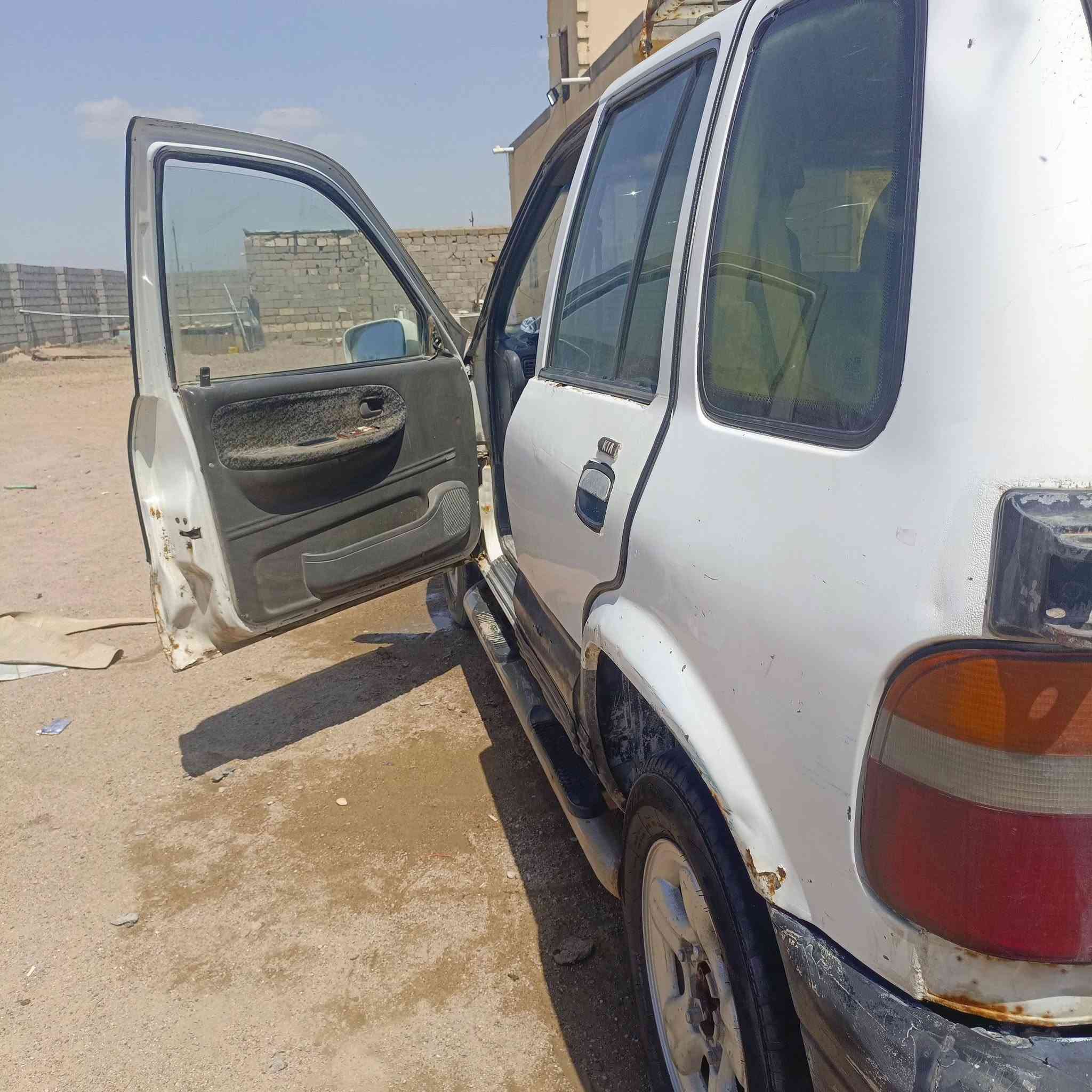 كيا سبورتج مديل ٩٤ رقم بصره سنويه لل ٢٨ محركها بيه تبخير وكير مكفول وحداديه نص عمر كهربائيتها حلوه تبريد مايشتغل بيبان سنتر لوك بصمه السعر ٢٥ وبيها مجال او نراوس بيكم تماتيك/البصره / الزبير

***********
