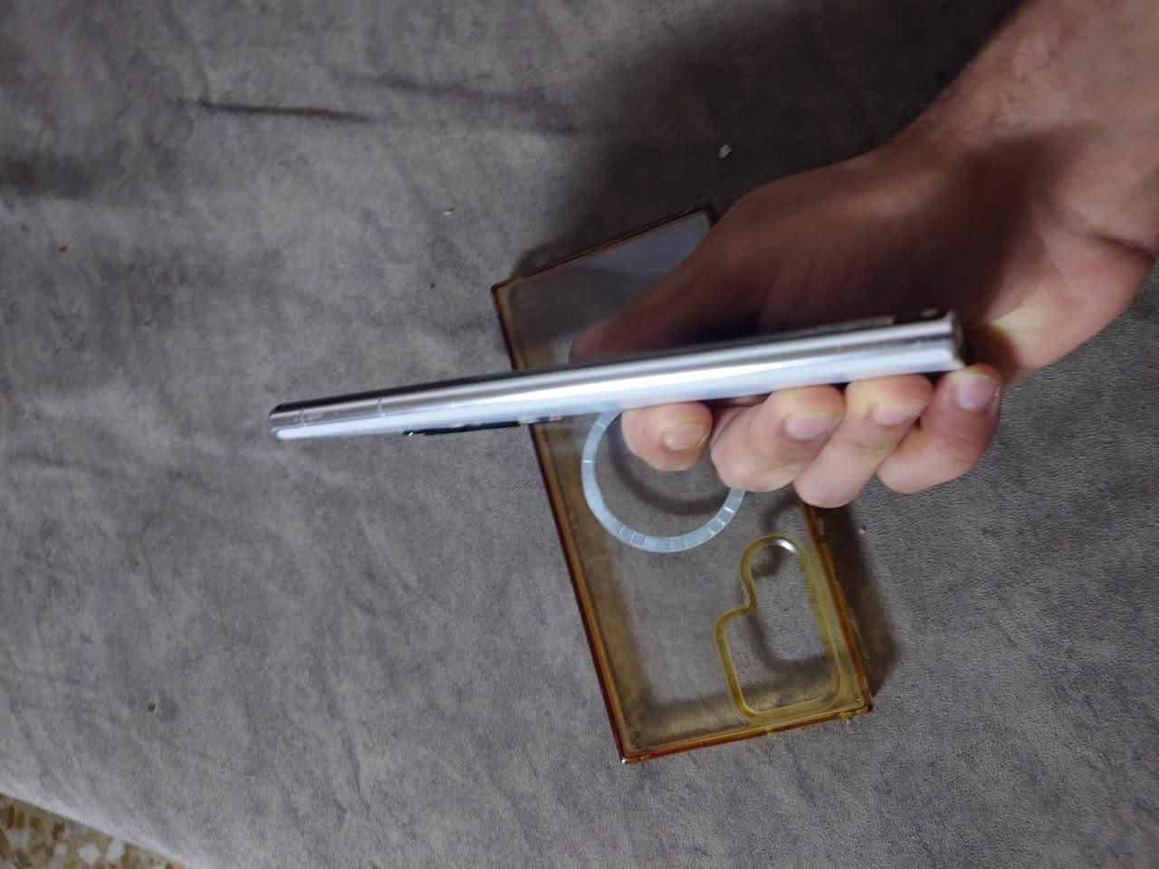 السلام عليكم 

جهاز سامسونغ s22 ultra 

نسخه الامريكيه

مستخدم استخدام عادي تصفح فقط

ذاكره 128 عشوائي 8

مواصفاته معروفه ماحاجه اذكرهن 

الجهاز كفاله عامه 

سعر الجهاز 550 وبي مجال قليل

مكاني بغداد تقاطع النهروان

رقمي ***********
