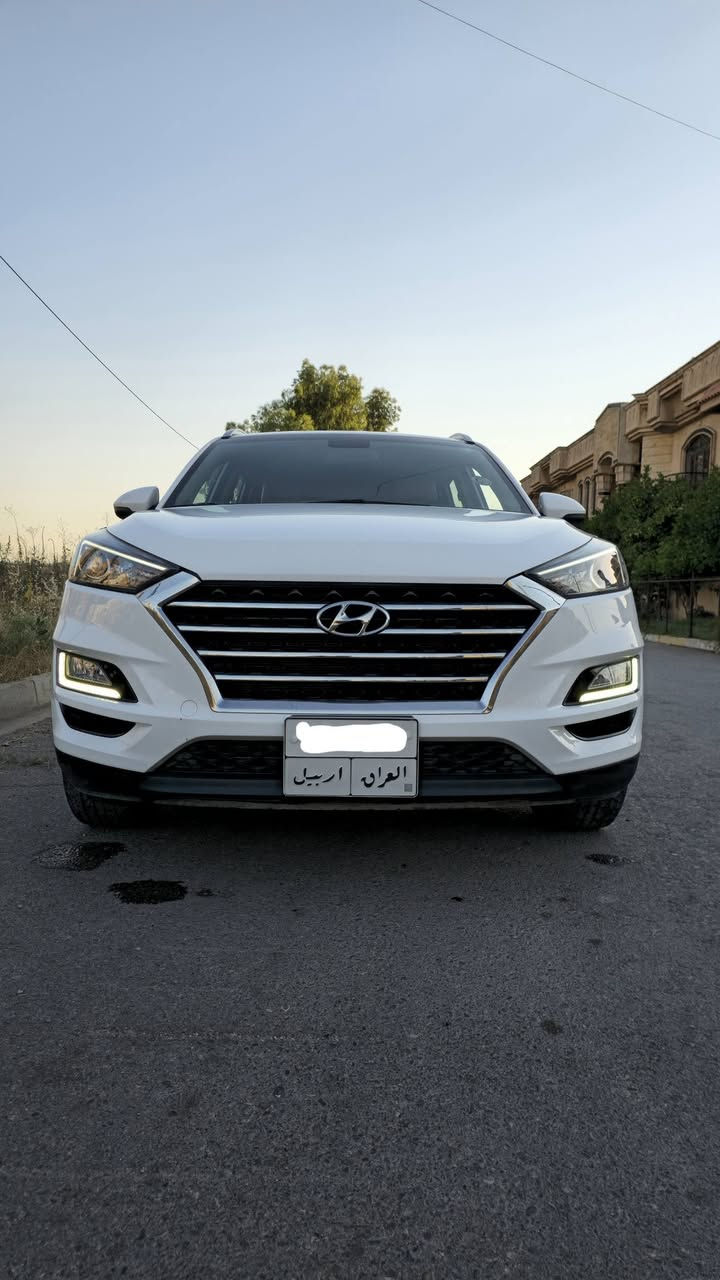 سلام عليكم 
سيارة توسان 2020 
وارد كوري محرك 2.0L
السيارة كلين 
المواصفات:
مقاعد جلد 
التشغيل عن بعد
حساسات امامي خلفي
نظام الدخول الذكي 
كامرة خلفية
بصمة
ماشيه 
33,683 Km
السعر 23000$
للتواصل ***********
