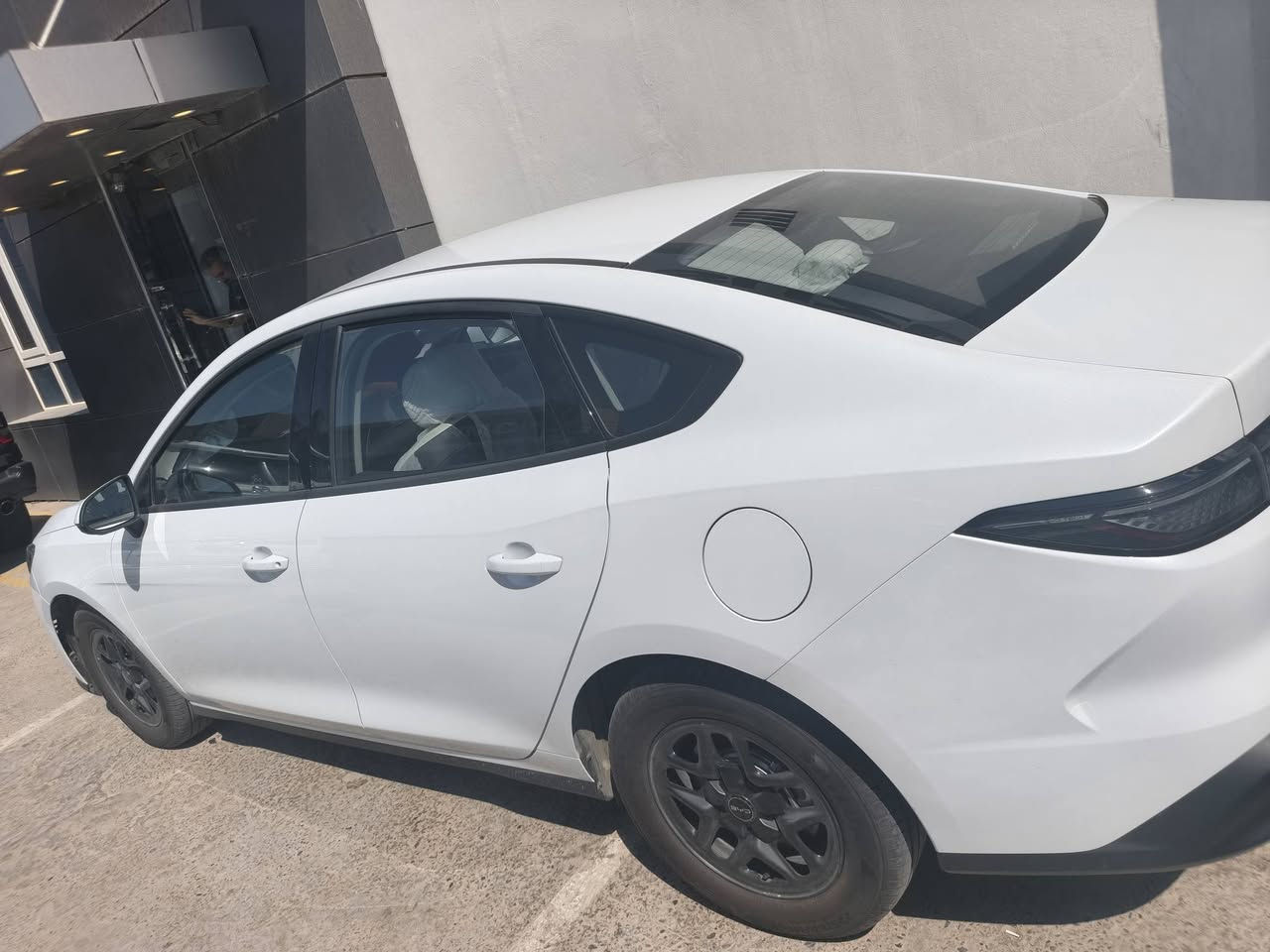 السلام عليكم
BYD سيل 05

للبيع مكفوله كفاله عامه ماشيه 7 الف 

جديده السعر 20 مليون

مكانها الكرادة او الدوره 

الشراي يتصل غير متواجد على الفيس

***********
