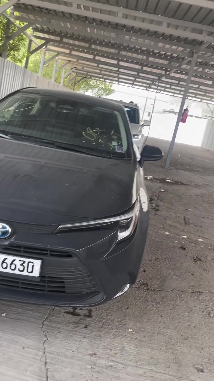 للبيع كورلا مديل 23 LEياباني هايبرد حادث باب السايق فقط ونفسه معمر لون سمنتي السياره اني مستوردها السعر 162 وبيه مجال ***********
