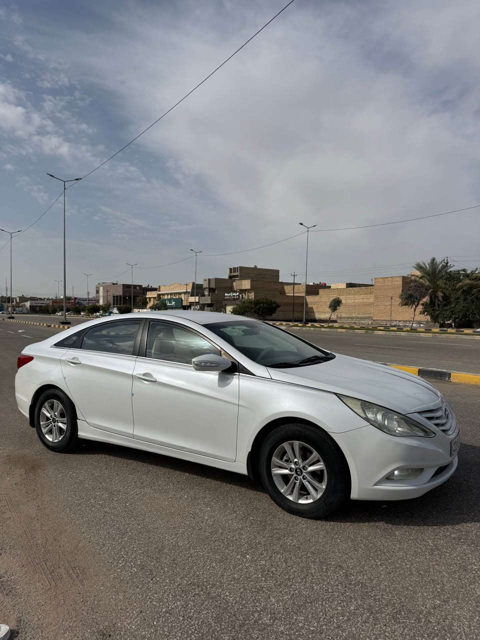 للبيع هيونداي سوناتا موديل 2011
📌 رقم 40 دولي – إنجليزي جديد

السيارة كلش نظيفة ومكفولة
✅ بيها باردات بسيطات
✅ ماشية 125 ألف كم
✅ جاهزة من جميع النواحي (تشغل وتطلع)

🔹 المواصفات:
 • محرك 2400
 • ويلكب حديث
 • غرفة السيارة نظيفة
 • القشر نظيف جدًا
 • تبريد ممتاز
 • نظافة السيارة عالية

📍 المكان: النجف – حي السلام
📞 رقم التواصل: *********** النجف, العراق
