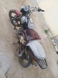 ٢٠٠ • كهربيات عاطلة • تايرات جدد