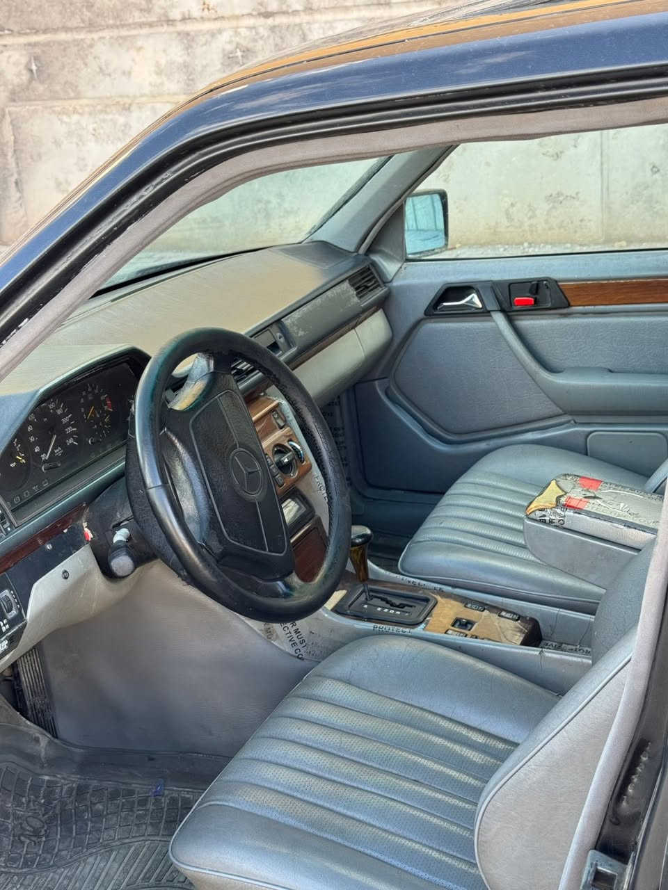 مارسدس دب موديل 1993
محرك 3000 vvti
كير ومحرك مكفولات لا تنقيص ولا تبخير ستوني شادهن 
بدون ضربة بدون خياس شواصي سليمة قواعد سليمة 
جام كهربائي 
كشنات كهربائي 
كشنات جلد 
فتحة شغالة 
abs شغال 
تبريد تدفئة شغلات تبريد منضومة جديدة 
كهربائيات كلها شغالة 
رقم اربيل 
العنوان : كربلاء 
السعر : 60
الرقم : ***********
