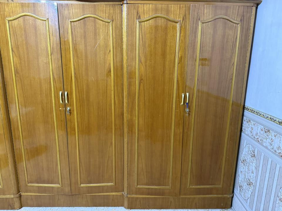 غرفه اخشاب للبيع تزگام نظيفه للاستفسار ***********
