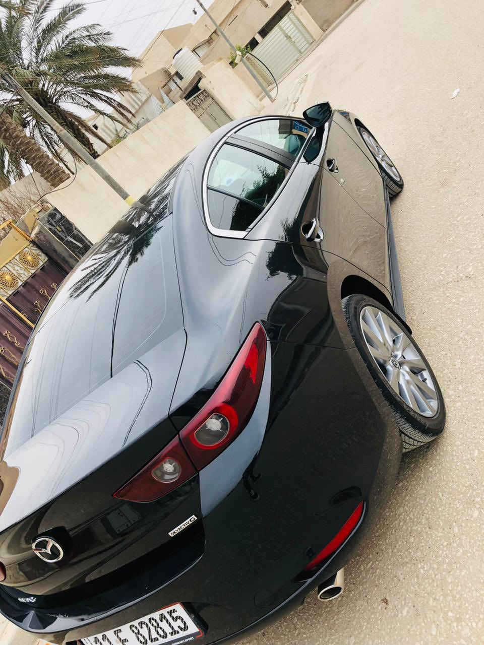 السلام عليكم
(  بيع او مراوس حسب القناعه  )
        ياباني اصل
‏ MAZDA 3 ( SKYACTIV G )
الموديل  2023
مكينه SKYACTIV )2500 )المرغوب بدون تيربو
عداد الممشى  30 
لون  اسود 
رقم بغداد باسمي تحويل ثاني يوم 
سنويه لغاية 2030
فول مواصفات   ((  فئه بريميوم   ))
نضام وضعيه قياده سبورت 
عداد ديجيتال
دبل كزوز اكتف
نضام اوتو هولد بريك
هاند بريك بصمه 
ماوس تحكم شاشه يم الكير
بصمه تشغيل
فتحه سلايت روف
سستم سماعات 
دخول ذكي 
خاصيه القفل التلقائي 
مقاعد جلد 
مقاعد تدفئه 
تحكم مقاعد كهرباء 
اشاير مري
مري قلابه على بك
نقاط عمياء 
مانع تصادم 
مانع تزحلق 
رادارات محيطي امامي وجانبي وخلفي 360
تحكم ستيرن جهتين
تبريد شاشه لمس منفصل للسائق والراكب
مثبت سرعه 
ربط على السياره الأمامية 
جام اوتو امامي خلفي 
حساس عند الجتياز وجرس
نضام الايت اوتو 
لايت امامي لد زنون مع لد نهاري بلادي ياباني
الإضائه الداخليه لد زنون
بك لايت لد
ويل بلاك حجم 18

حادث امريكا 
جاملغ امامي مبدل 
وكلش قليل من البنيد 
باب السائق بارد ع وضعيه مال امريكا موضح بلصور
رقم الهاتف *********** _ ***********
                    السعر  ( 170 )
