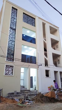 بنستلم ونسلم شغل لبخ درجه اولي  تشميع جراره صقل   متوفر كادر من لانبار...