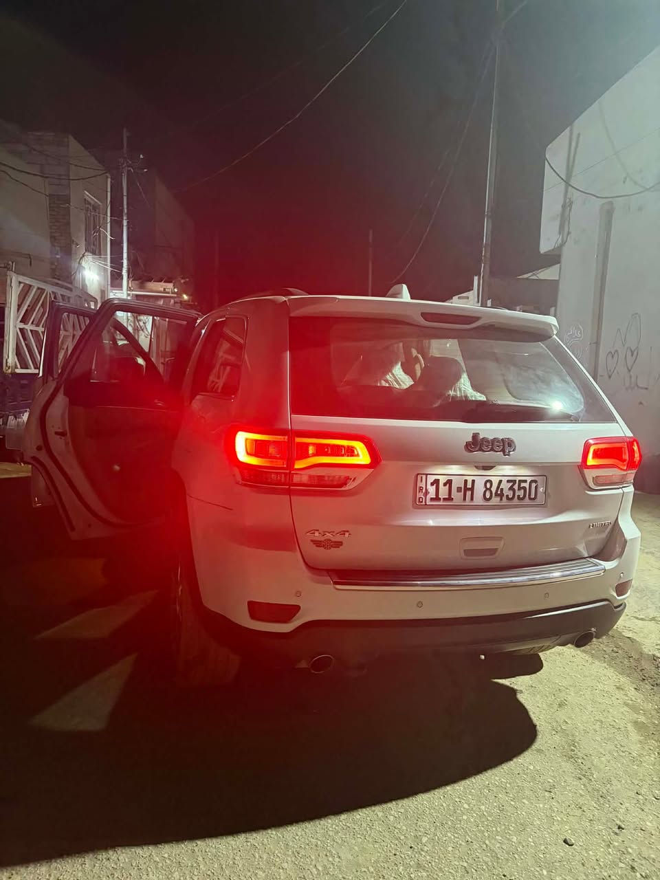 السلام عليكم اخوان
جيب كراند شيروكي خليجي مكفولة شركة هارلم استلام شركة ماشية ١٣٠ الف مكينه ٦ سلندر بيهه تكحيل بالدعاميات ورصعة صغيرة بالجاملغ الأيمن الامامي السيارة فول استعمال شخصي السعر ٢٨٥ بيهه مجال بسيط حك الجية رقم بغداد بأسمي مكاني الديوانية للتواصل ***********
